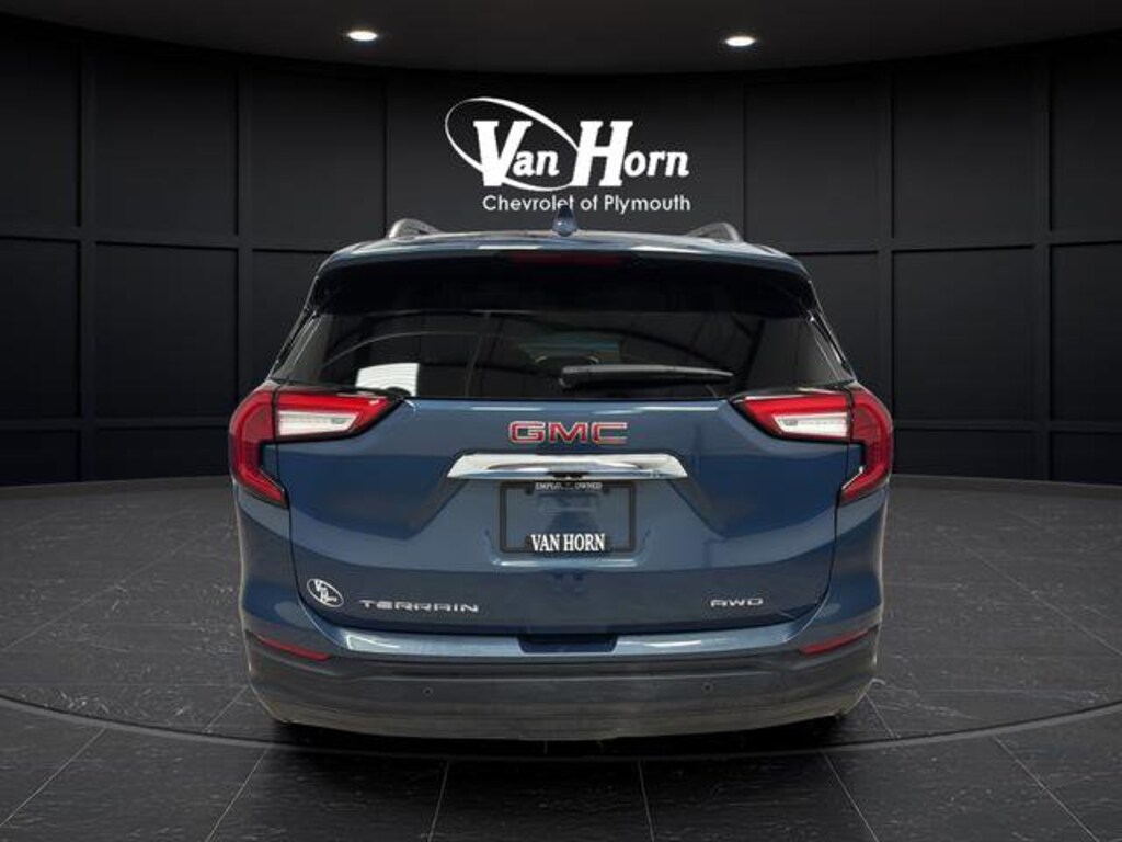 Used 2024 GMC Terrain SLE SUV