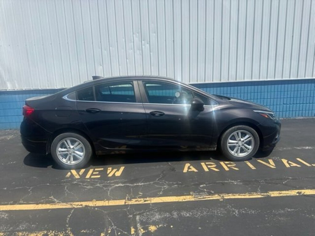 Used 2017 Chevrolet Cruze LT Sedan