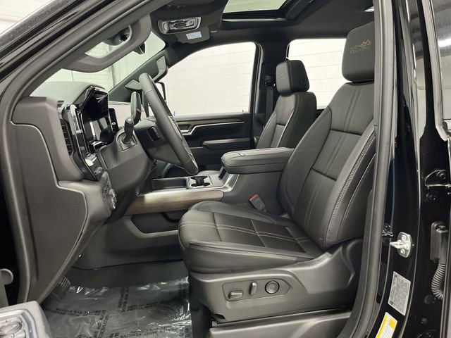 2025 Chevrolet Silverado 2500HD High Country photo 4