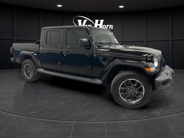 2022 Jeep Gladiator Overland's photo