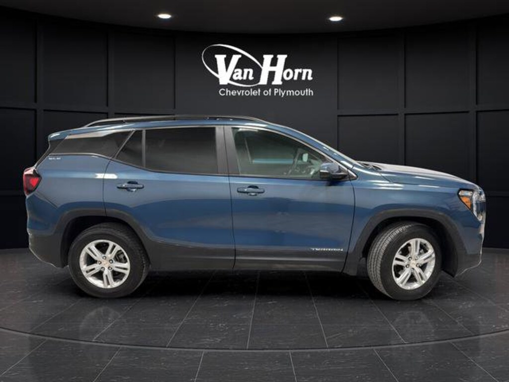 Used 2024 GMC Terrain SLE SUV