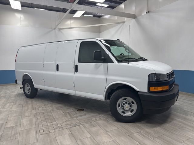 2026 Chevrolet Express Cargo Work Van - Photo 31
