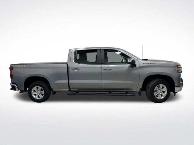 2023 Chevrolet Silverado 1500 LT photo 2