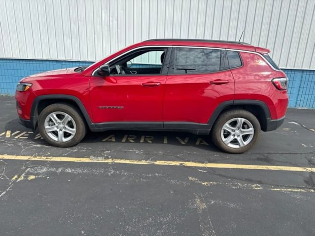 Used 2024 Jeep Compass Latitude SUV