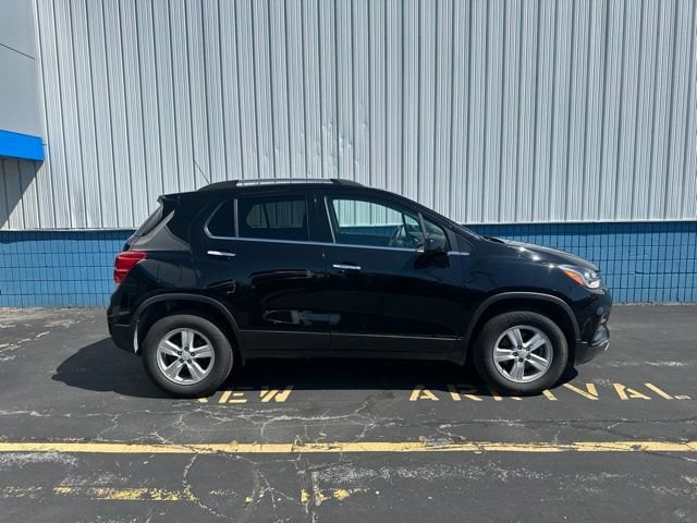 Used 2020 Chevrolet Trax LT with VIN KL7CJPSB1LB063633 for sale in Plymouth, WI