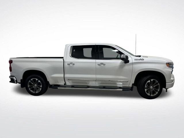 2025 Chevrolet Silverado 1500 High Country photo 2