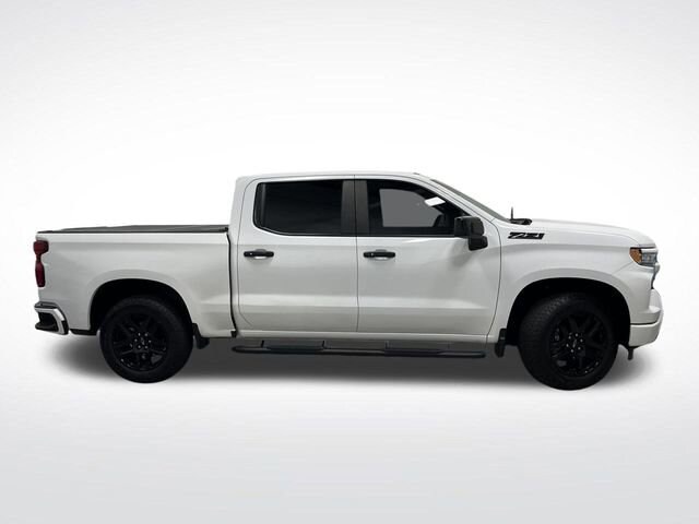 2024 Chevrolet Silverado 1500 RST photo 2
