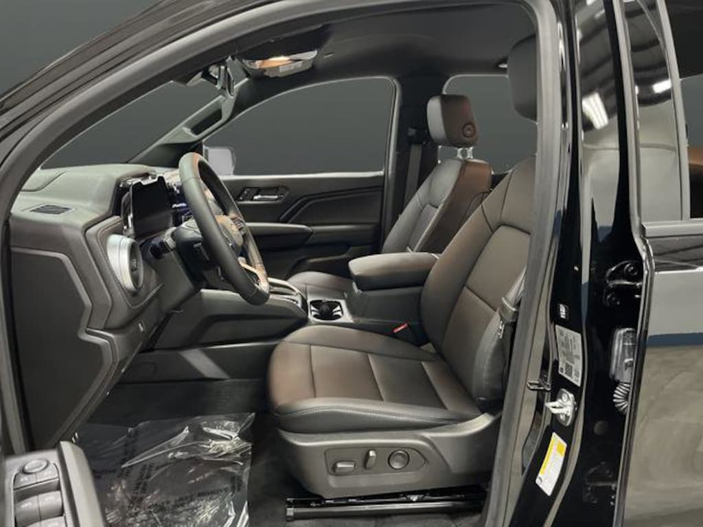 Used 2025 Chevrolet Colorado WT/LT Truck Crew Cab