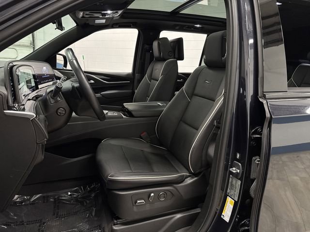 2023 Cadillac Escalade Sport photo 2