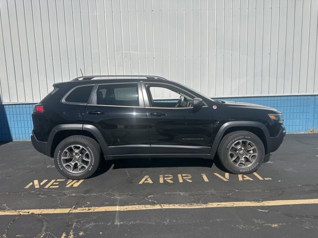 2021 Jeep Cherokee Trailhawk photo 2