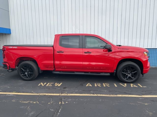 2022 Chevrolet Silverado 1500 Custom photo 2