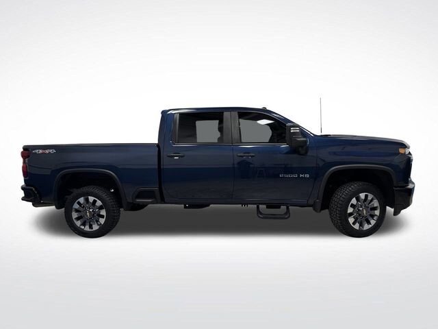 2023 Chevrolet Silverado 2500HD Custom photo 2