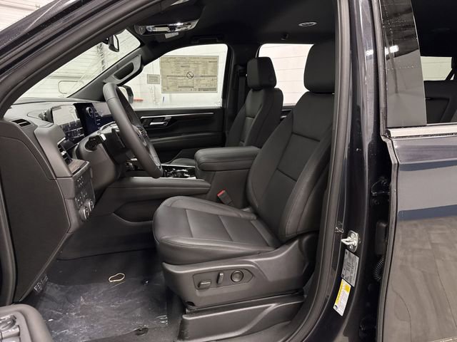 2026 Chevrolet Suburban LT photo 3