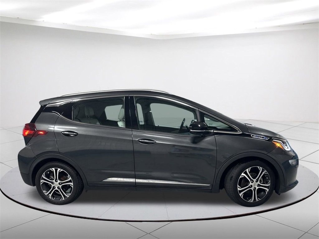 Used 2017 Chevrolet Bolt EV Premier with VIN 1G1FX6S09H4189816 for sale in Newhall, IA