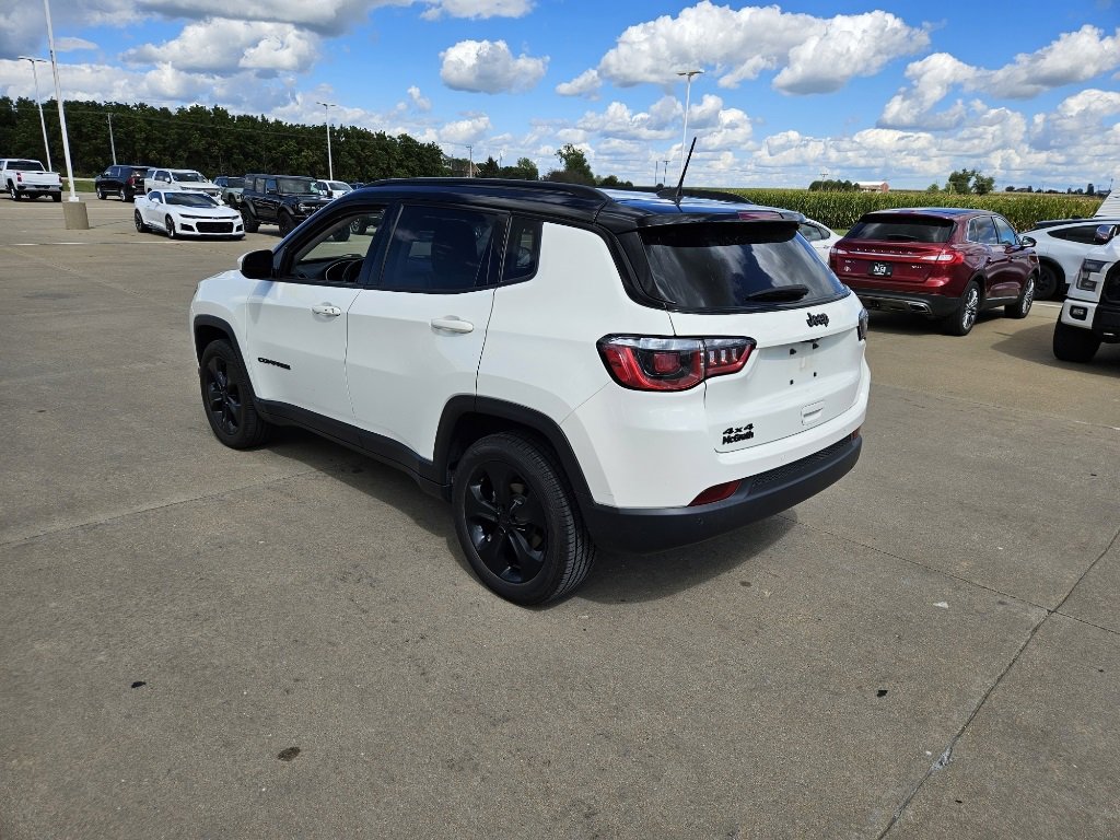 Used 2019 Jeep Compass Latitude with VIN 3C4NJDBB7KT599400 for sale in Newhall, IA