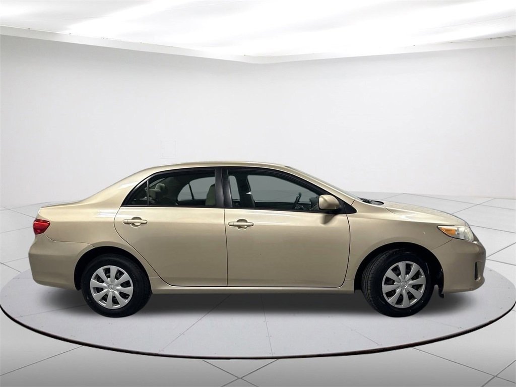 Used 2011 Toyota Corolla Base with VIN 2T1BU4EE8BC726870 for sale in Newhall, IA