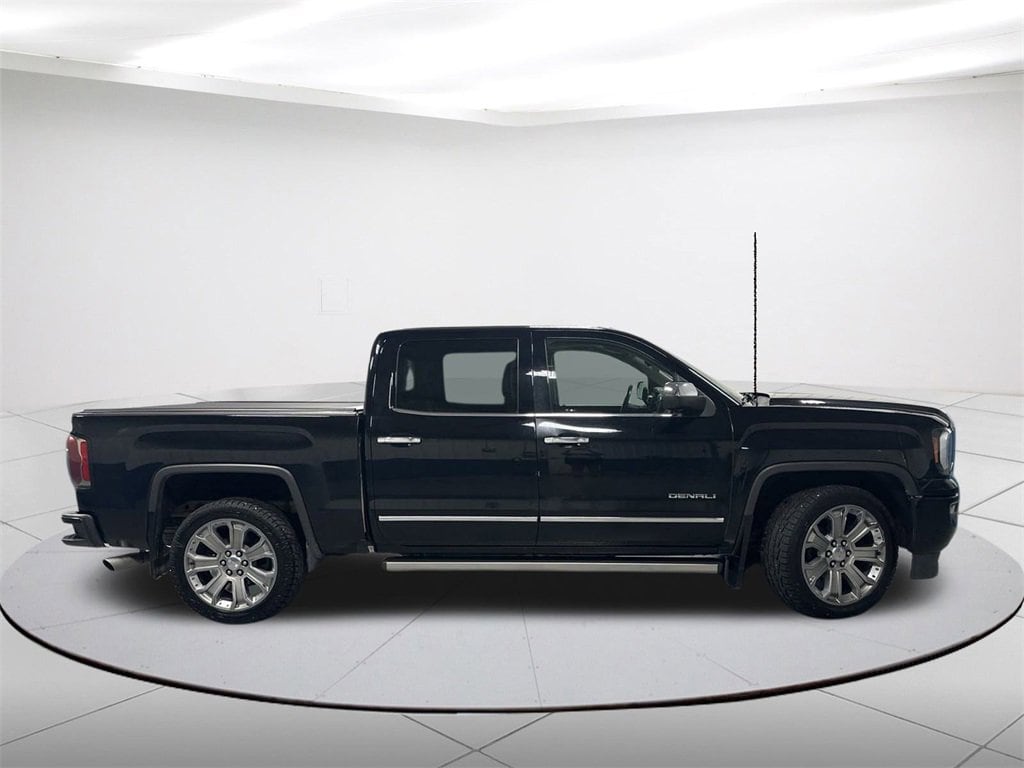 Used 2018 GMC Sierra 1500 Denali Denali with VIN 3GTU2PEJXJG164147 for sale in Newhall, IA