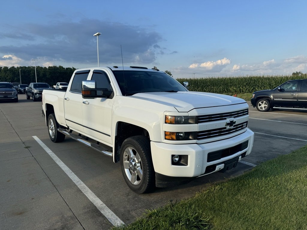 Used 2016 Chevrolet Silverado 2500HD LT with VIN 1GC1KVEG1GF193882 for sale in Newhall, IA