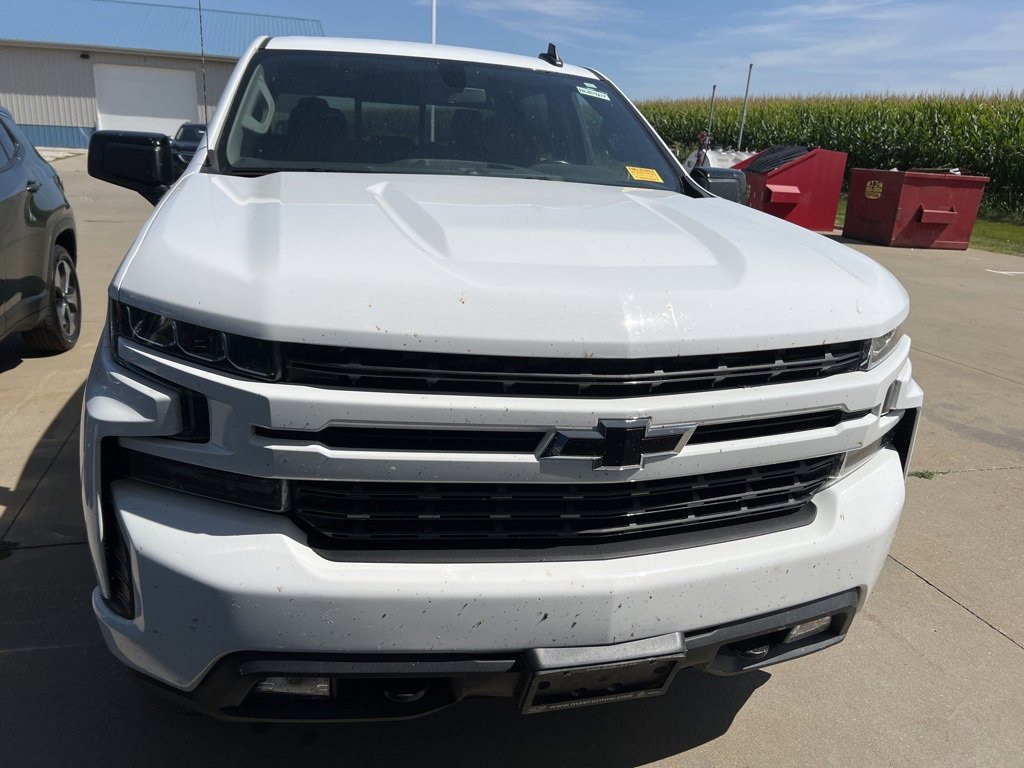 Used 2019 Chevrolet Silverado 1500 RST with VIN 3GCUYEED7KG181745 for sale in Newhall, IA