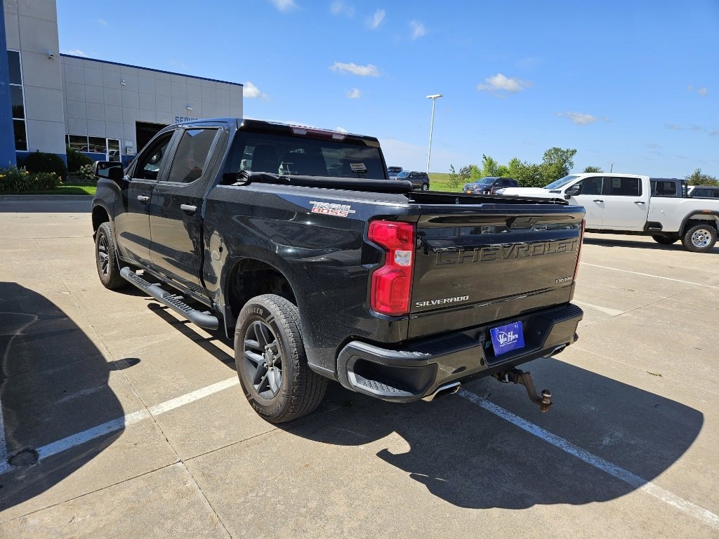 Used 2019 Chevrolet Silverado 1500 Custom with VIN 1GCPYCEF4KZ425404 for sale in Newhall, IA