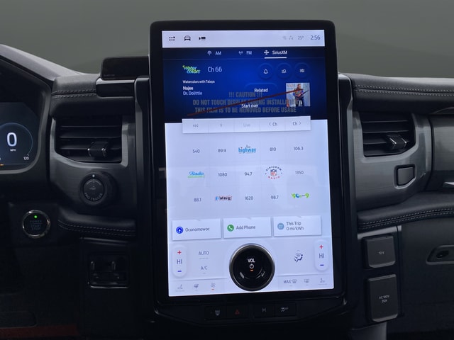 2025 Ford F-150 Lightning Flash - Photo 17