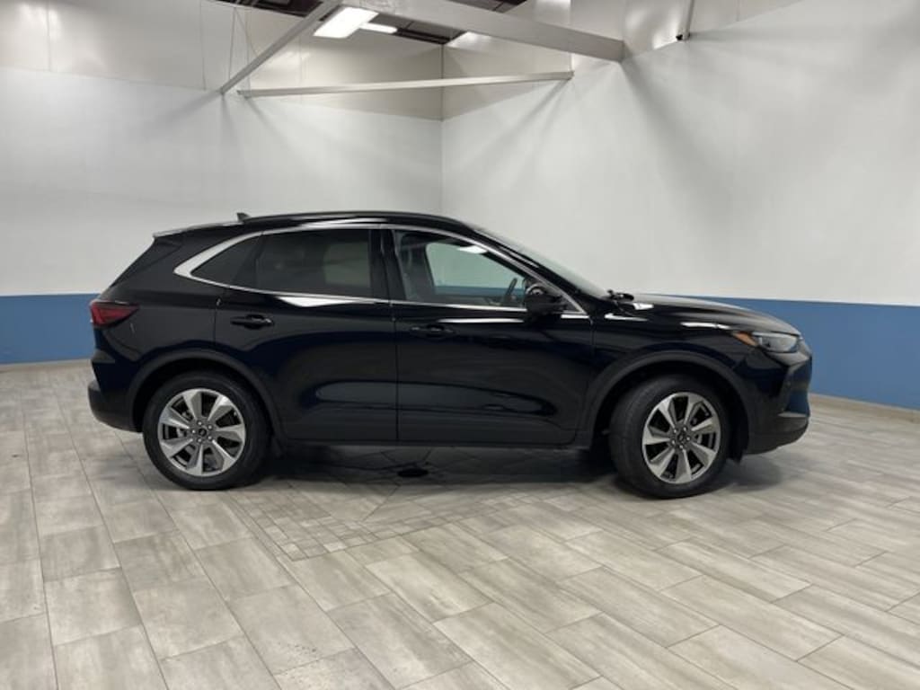 Used 2025 Ford Escape Platinum SUV