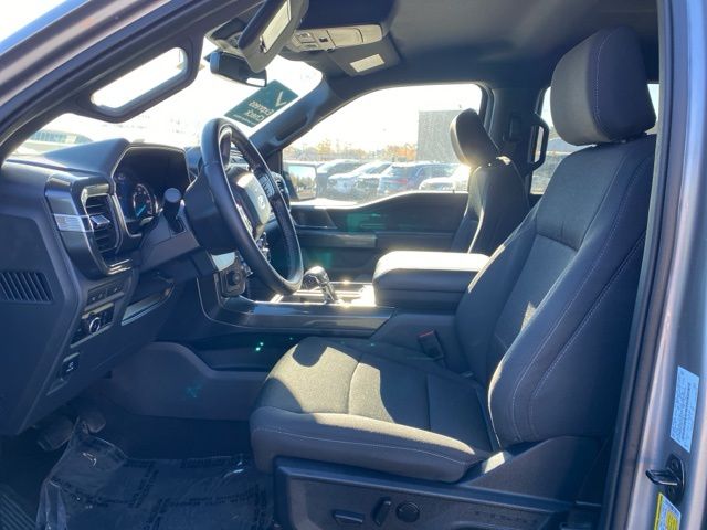2023 Ford F-150 XLT photo 2