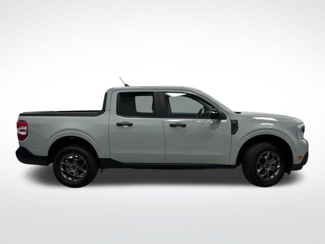 2024 Ford Maverick XLT photo 2
