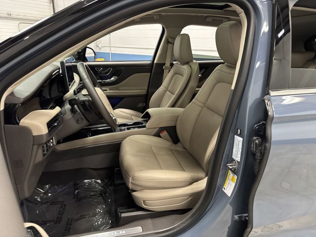 2024 Lincoln Corsair Grand Touring photo 4