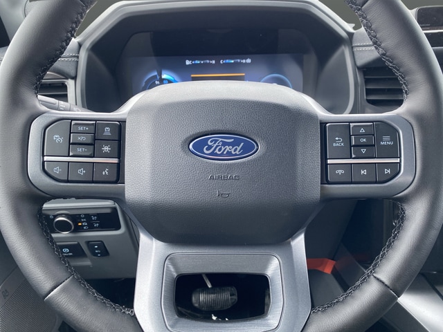 2025 Ford F-150 Lightning Flash - Photo 15