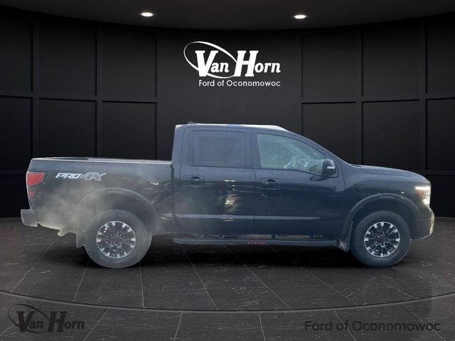 2023 Nissan Titan PRO-4X's photo