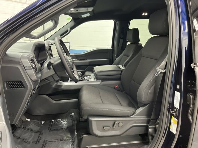 2025 Ford F-150 XLT photo 4