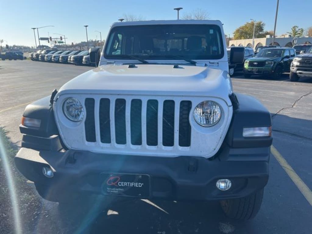 Used 2020 Jeep Gladiator Sport Truck