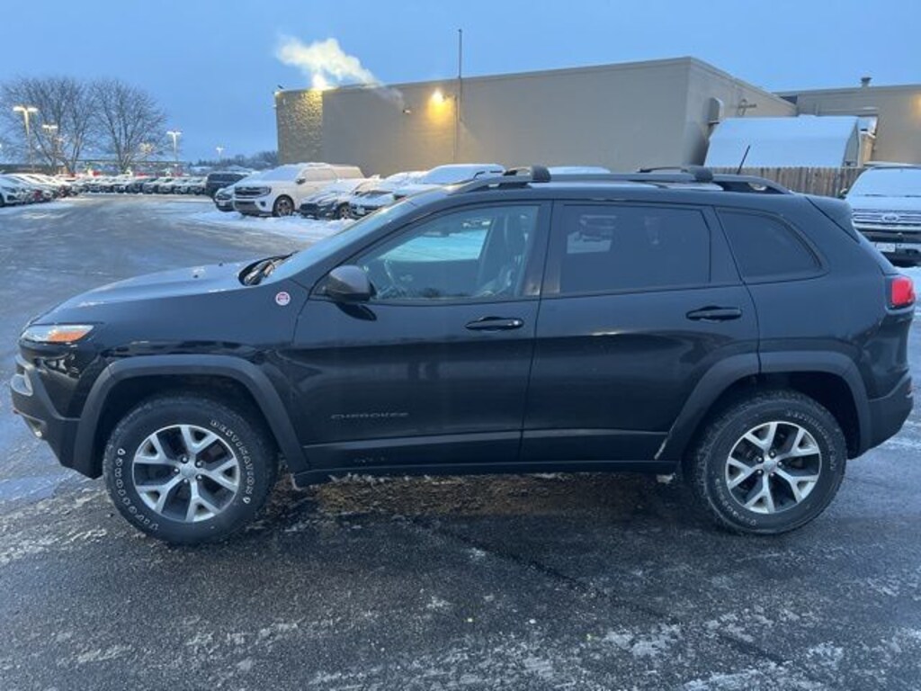 Used 2017 Jeep Cherokee Trailhawk SUV