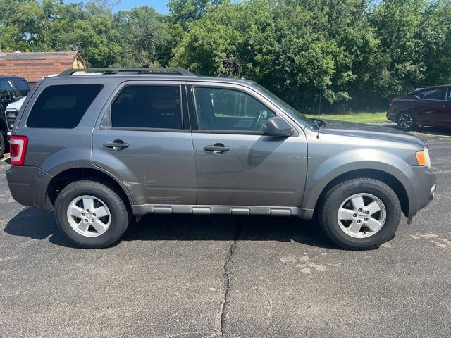 Used 2010 Ford Escape XLT with VIN 1FMCU0D78AKC24160 for sale in Oconomowoc, WI