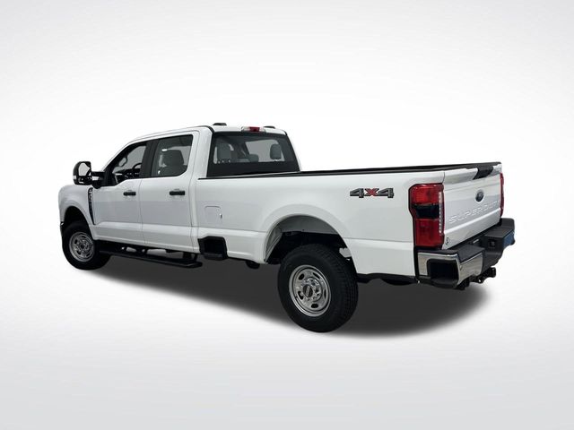 2023 Ford F-350 photo 3