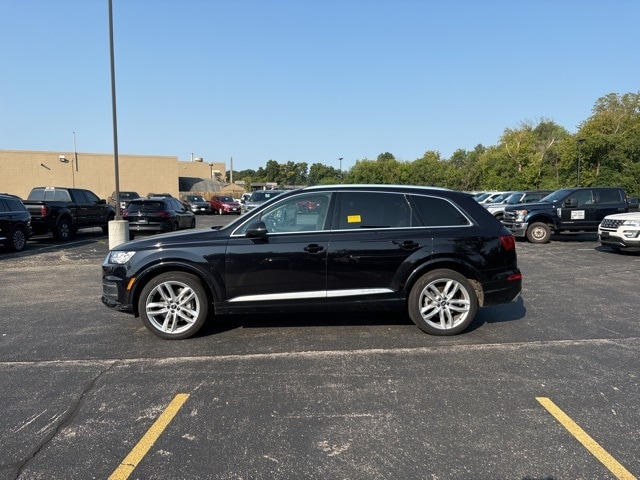 Used 2018 Audi Q7 Prestige with VIN WA1VAAF71JD033655 for sale in Oconomowoc, WI