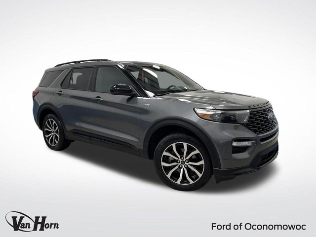 2023 Ford Explorer ST-LINE's photo