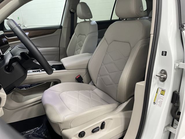 2024 Volkswagen Atlas SE Technology photo 3