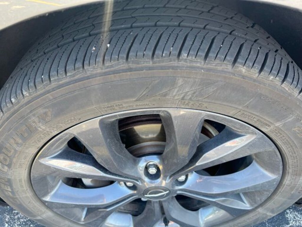 Used 2019 Chrysler Pacifica Limited Minivan/Van