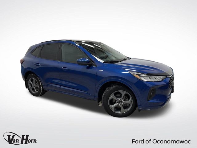 2023 Ford Escape ST-Line Select's photo