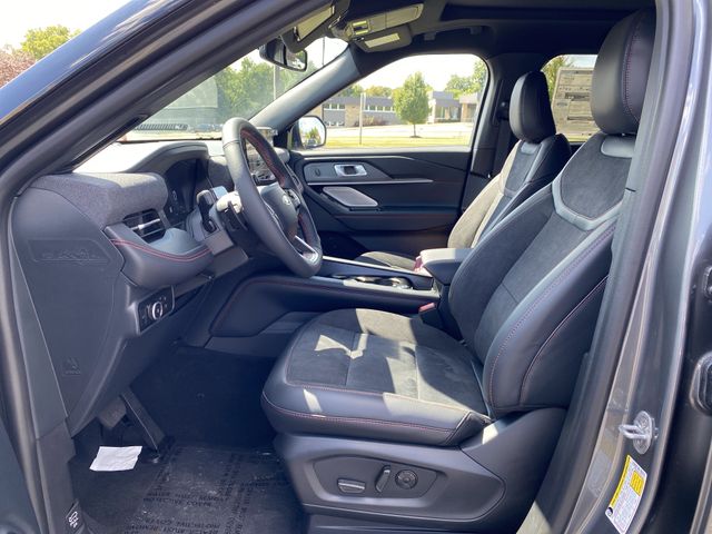 2025 Ford Explorer ST photo 4