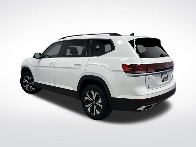2024 Volkswagen Atlas SE photo 2
