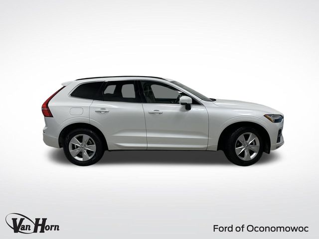 Used 2022 Volvo XC60 Momentum with VIN YV4L12RK2N1970845 for sale in Oconomowoc, WI