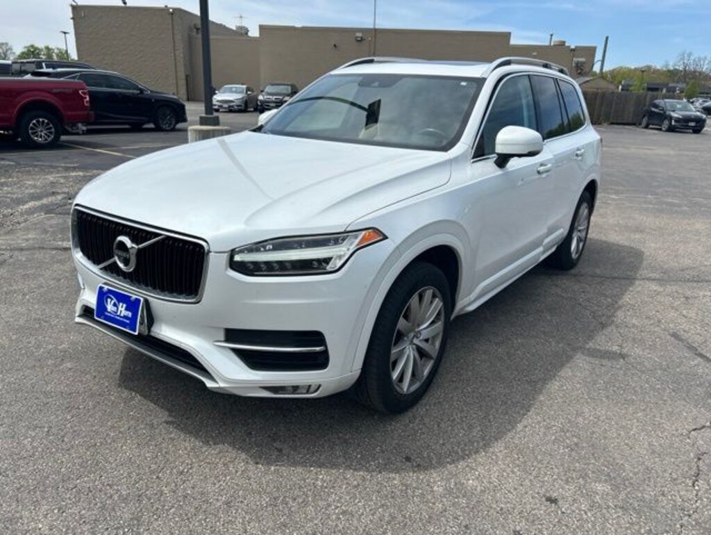 Used 2017 Volvo XC90 T6 Momentum SUV