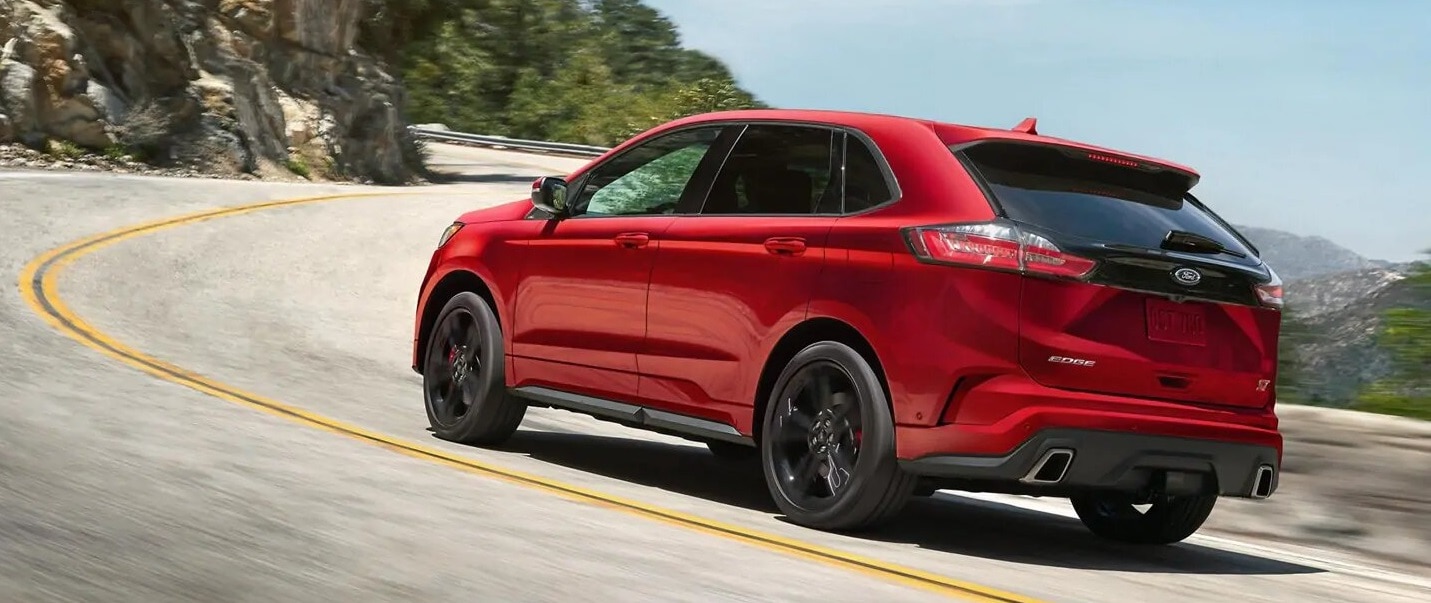 2019 Ford Edge Driving