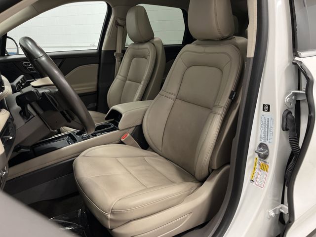 2022 Lincoln Corsair Standard photo 3