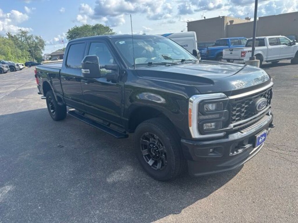 Used 2023 Ford F-250SD Lariat Truck