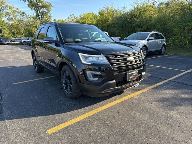 2017 Ford Explorer XLT photo 2