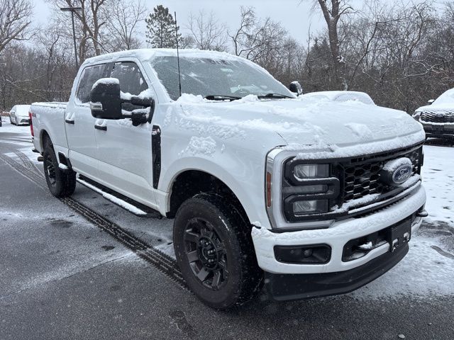 2024 Ford F-250 photo 3